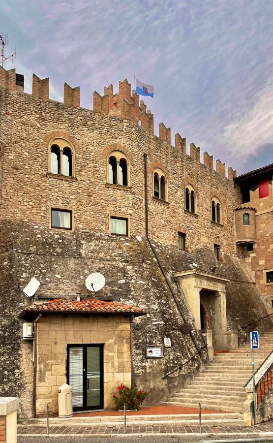 Serravalle Castle Apartment エクステリア 写真